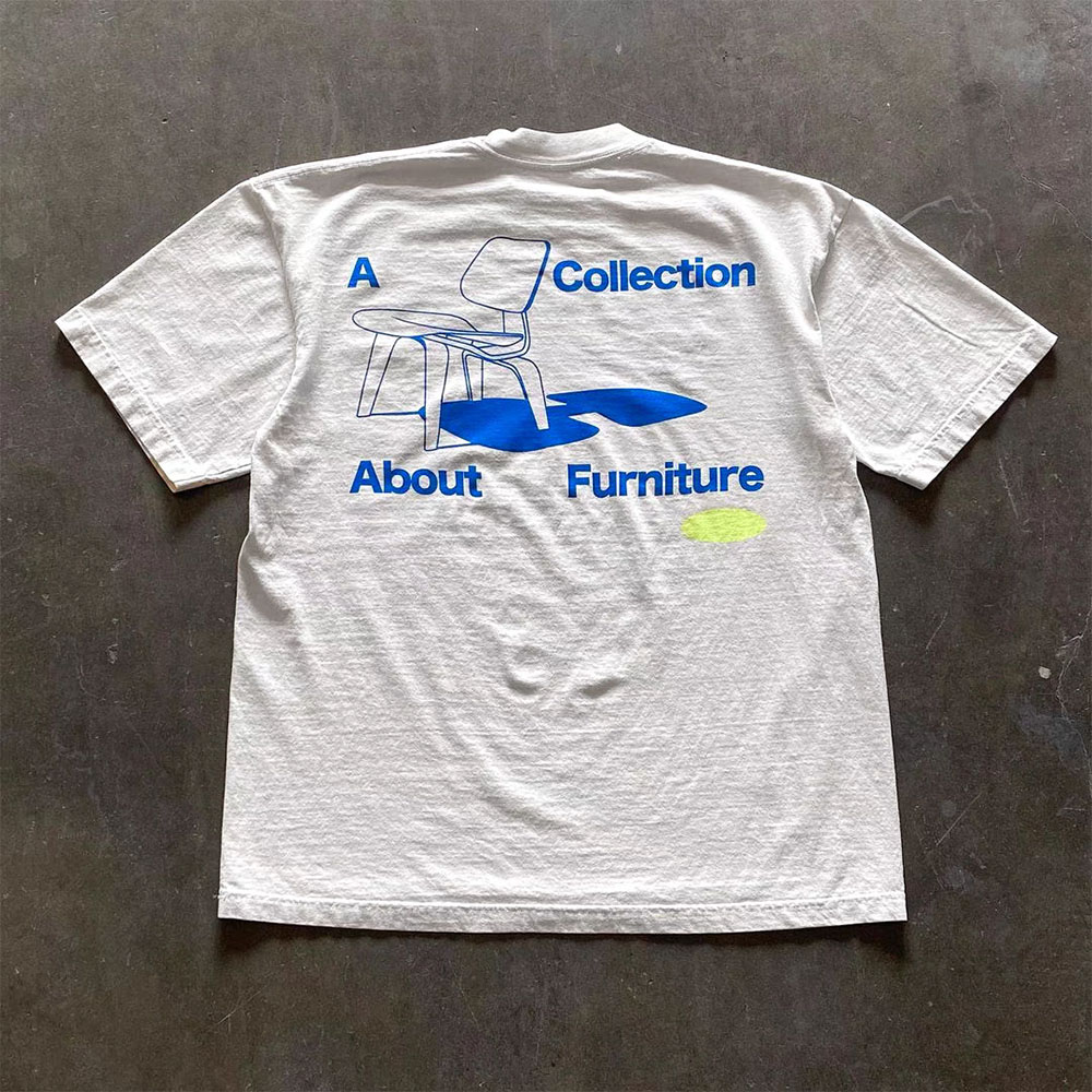 Collectible Vintage T Shirts - Eine Sammlung über Möbel Vintage Stuhl